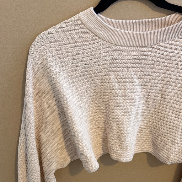 Pink Ribbed Knit Cropped Sweater - Picture 3 of 4
